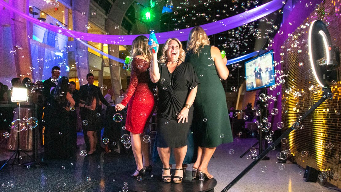 360 Video Spin Booth with bubbles